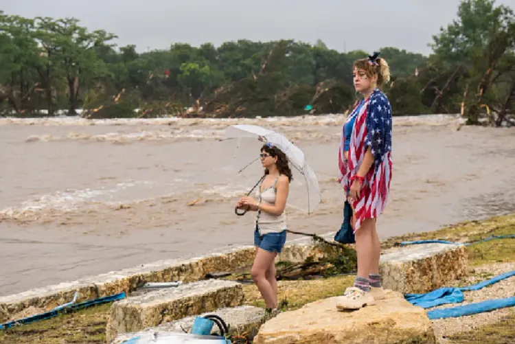 الولايات المتحدة.. مصرع 24 شخصا إثر فيضانات في تكساس