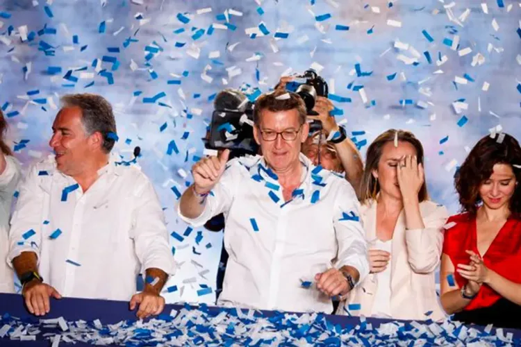 اليمين يفوز في الانتخابات الإسبانية من دون حصد غالبية