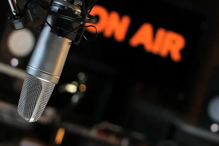 الإذاعة، في يومها العالمي، وسيلة إعلامية عابرة للأجيال