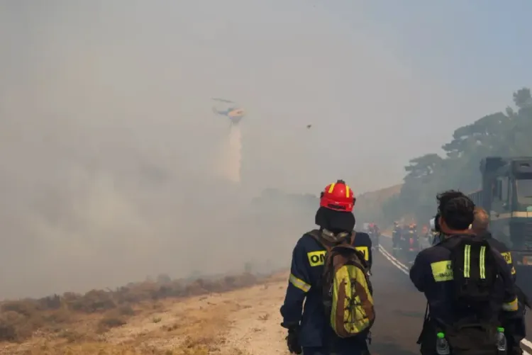 اليونان تواجه أكثر من 20 حريقا تؤججها رياح عاتية