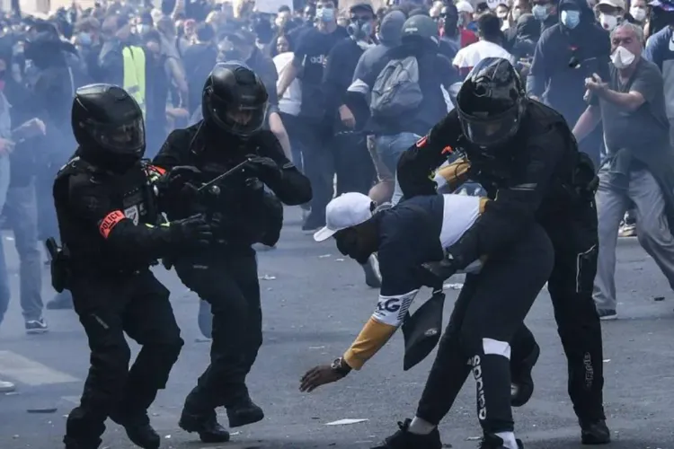 أمنيستي تدعو فرنسا إلى الاعتراف بالعنصرية الممنهجة في عمل قواتها الأمنية