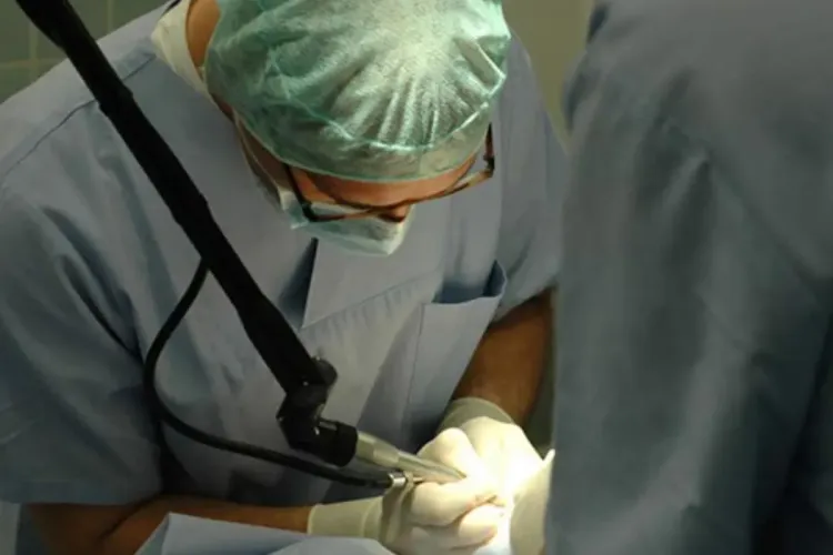 الرباط: توقيف ثلاثة أشخاص يشتبه بتورطهم في مزاولة مهنة الطب بدون ترخيص