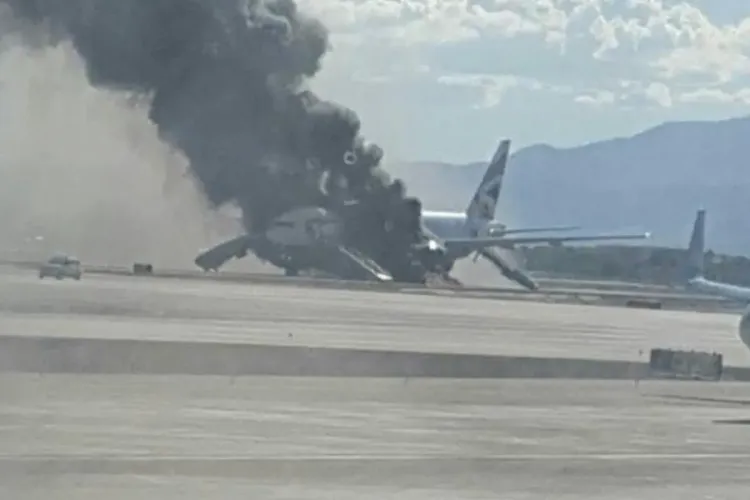 عمان : هيئة الطيران المدني تعلن اندلاع حريق بطائرة ركاب في مطار مسقط الدولي