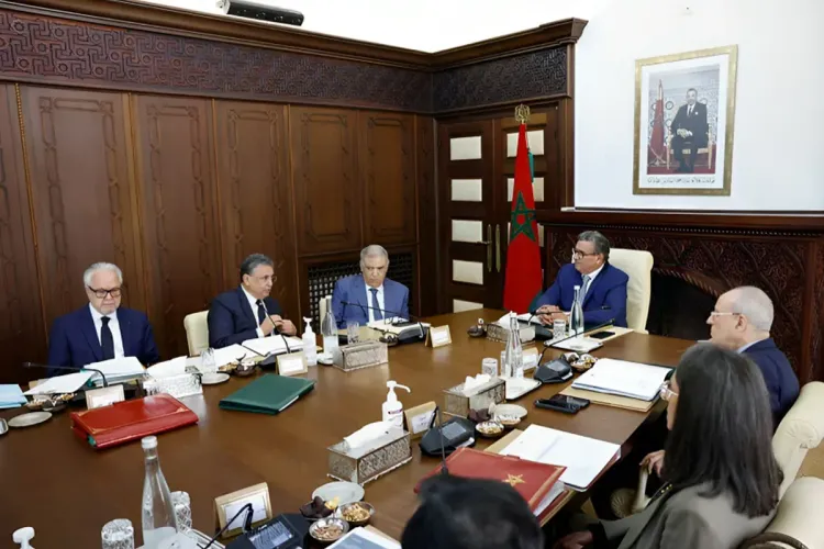 مجلس الحكومة يصادق على مجموعة من مشاريع المراسيم في إطار تنفيذ الالتزامات المنبثقة عن الحوار الاجتماعي