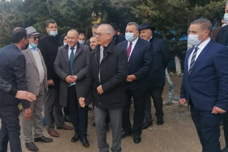 السيد شكيب بنموسى يعقد لقاء تواصليا لبحث وضعية التعليم بالوسط القروي بإقليم شفشاون