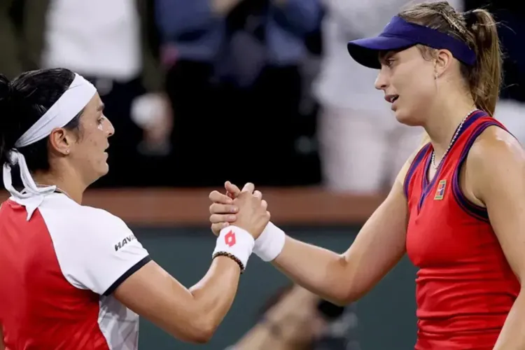 بطولة سان خوسيه الأمريكية لكرة المضرب 2022 : باولا بادوسا وأنس جابر تتأهلان إلى ربع النهائي