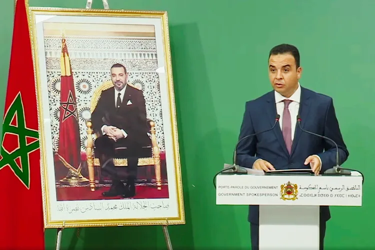 الحكومة تعلن البدء في صرف مستحقات الترقيات المجمدة في قطاع التعليم