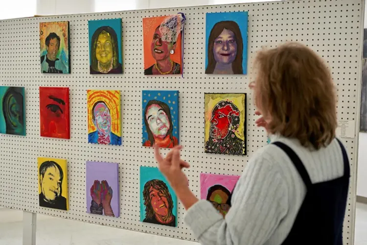 افتتاح معرض تشكيلي جماعي نسوي برواق Galerie MINE D'ART بالدار البيضاء