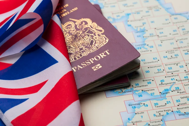 الحكومة البريطانية تعلن وقف تأشيرات رجال الأعمال من كل الجنسيات