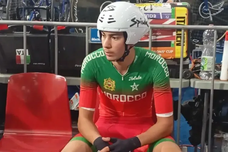 بطولة العالم للمضمار (فئة الشبان).. الدراج المغربي آدم محسن يبصم على مشاركة مميزة في الدور النهائي لسباق "الإقصاء"