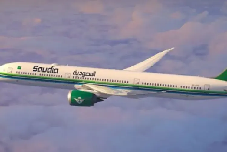 بلاغ بوجود قنبلة يغير مسار طائرة "الخطوط السعودية" في الأجواء الإندونيسية