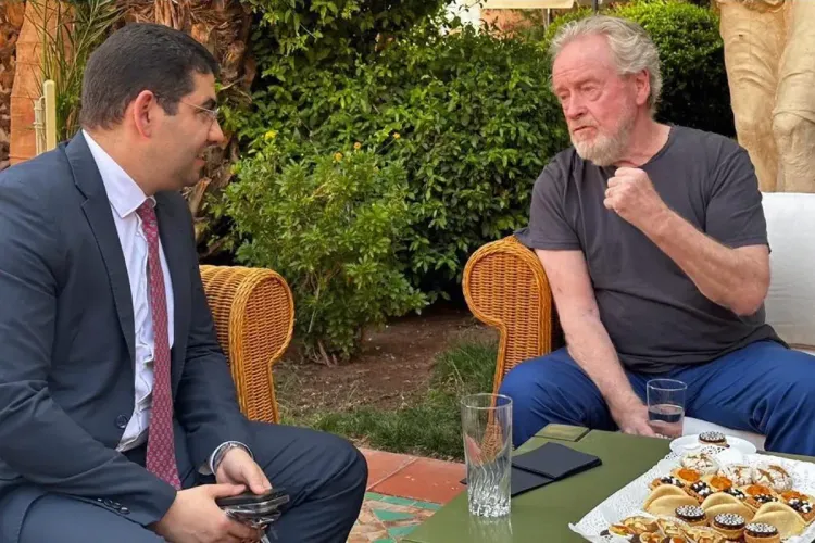 وزير الثقافة يزور موقع تصوير فيلم غلادياتور 2 إثر حريق بسيط نشب بالاستوديو