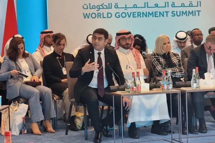 الاجتماع العربي للقيادات الشابة بدبي : مهدي بنسعيد يبرز خصوصيات التجربة المغربية في قضايا الشباب