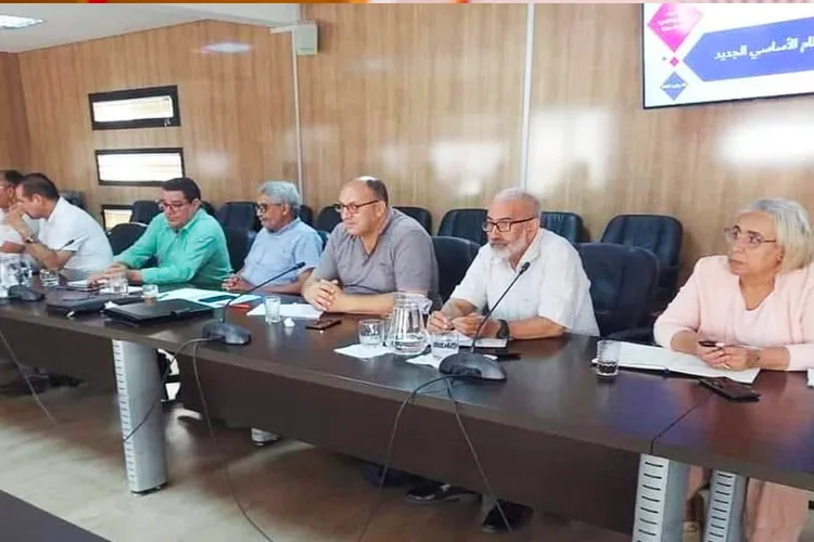 السيد شكيب بنموسى يؤكد على التوافق مع النقابات الأكثر تمثيلية حول النظام الأساسي الجديد لرجال ونساء التعليم