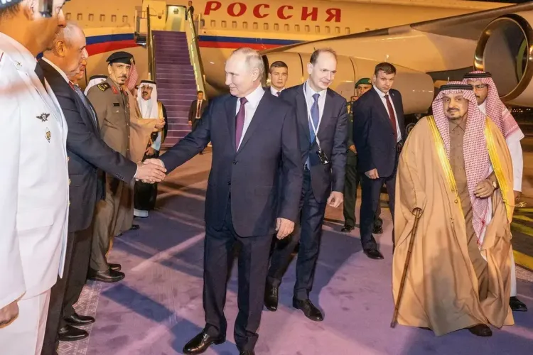 بوتين يبدأ زيارة رسمية إلى السعودية