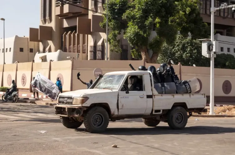 بوركينا فاسو .. مقتل 33 مدنيا في هجوم شنه مسلحون