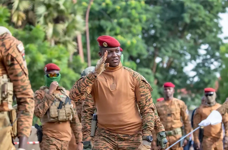 الوزير البوركينابي المكلف بالأمن: الهجمات الإرهابية الأخيرة مؤشر على إضعاف العدو