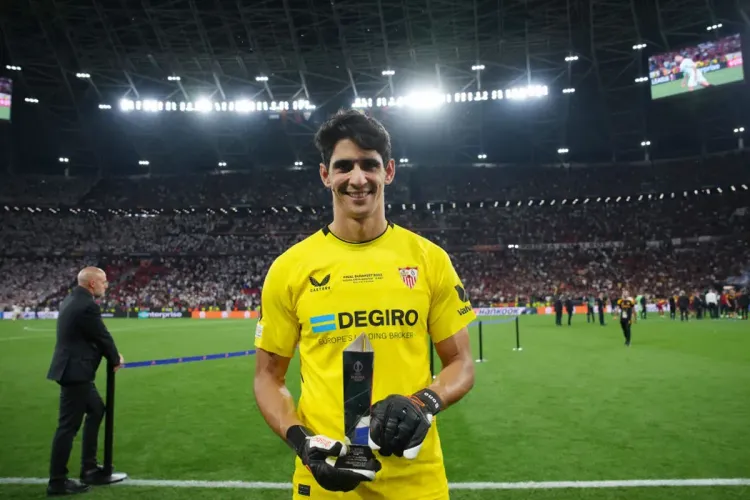 بونو كأفضل لاعب في نهائي الدوري الأوروبي: أعيش لحظات لا تنسى مع المنتخب المغربي وإشبيلية