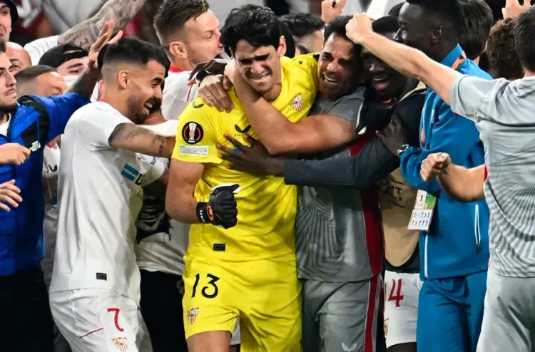 بونو و النصيري يقودان إشبيلية الإسباني للفوز بلقب الدوري الأوروبي