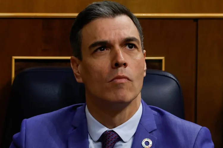 إسبانيا تجري تعديلا حكوميا قبل الإنتخابات البلدية