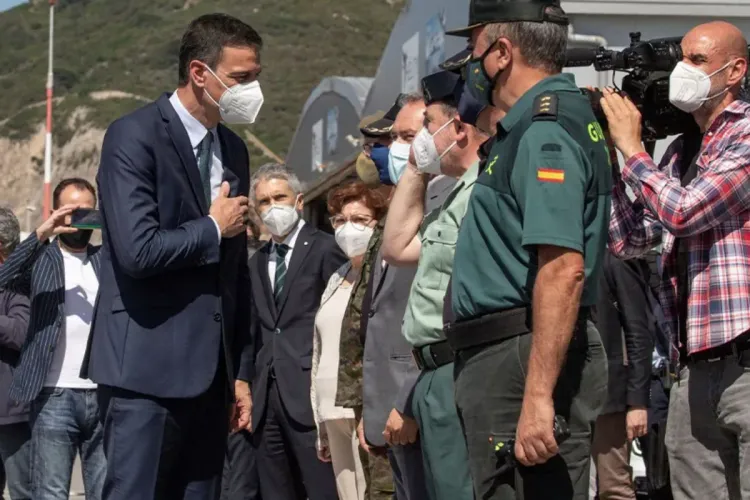 سبتة ومليلية ترحبان بقرار إعادة فتح الحدود البرية