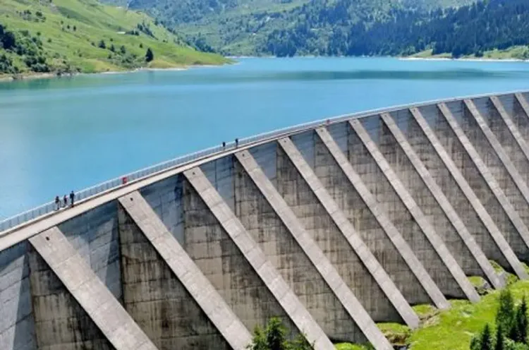 الخطاب الملكي "خارطة طريق استشرافية واستراتيجية للغاية" لتدبير الموارد المائية