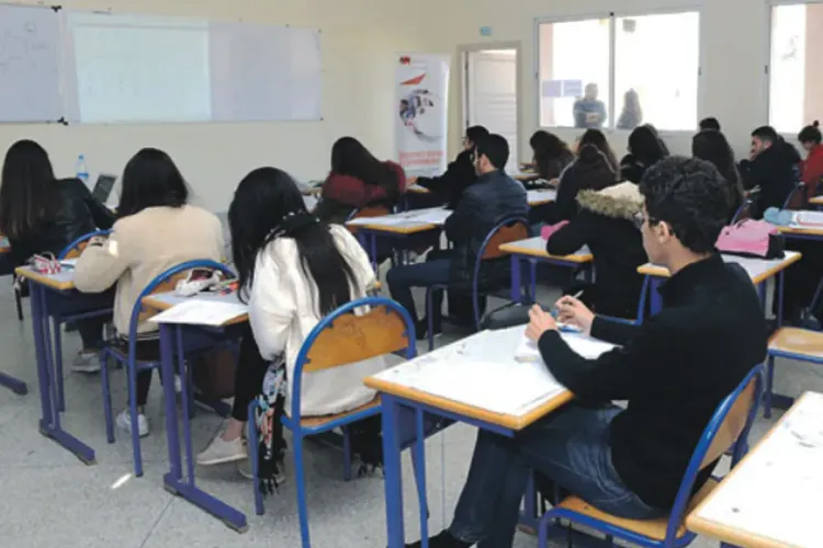 وزارة التربية الوطنية تعتمد تعميم تدريس الإنجليزية في التعليم الإعدادي