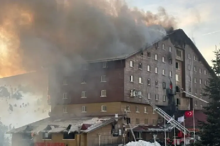 تركيا.. انطلاق محاكمة المتهمين في حريق فندق أودى بحياة 78 شخصا