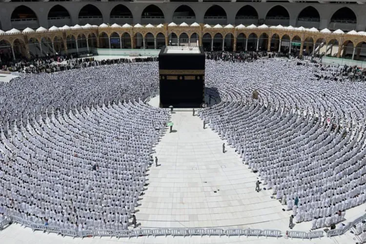 الحج 2023: فتح عملية تسجيل الحجاج المغاربة إلكترونيا لموسم 1445