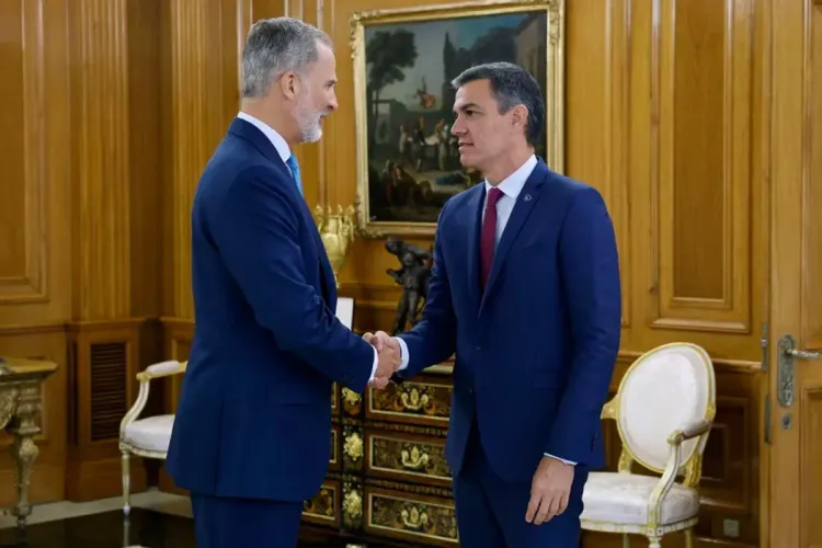 العاهل الإسباني يكلف بيدرو سانشيز بتشكيل الحكومة