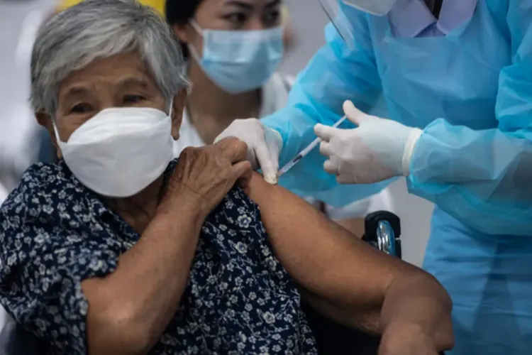 العدالة اللقاحية .. بين دول تلقت ثلاث جرع وأخرى لم تتلقى أي واحدة