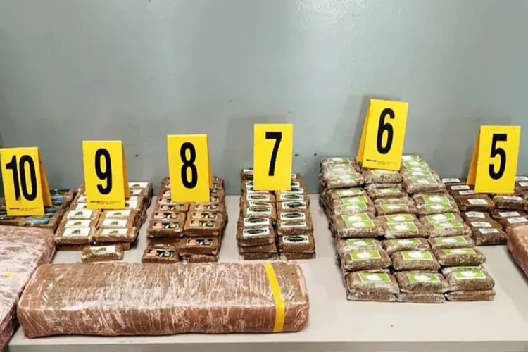 طنجة المتوسط: إجهاض عملية للتهريب الدولي لأزيد من 21 طن من مخدر الشيرا