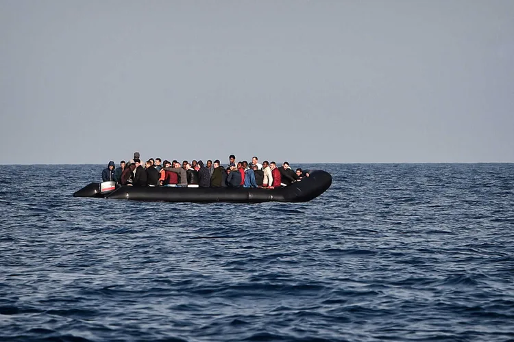 إنقاذ أزيد من ألف مهاجرا سريا قبالة السواحل التونسية