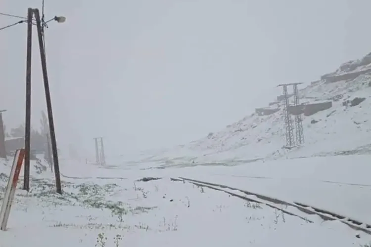 نشرة إنذارية: تساقطات ثلجية وأمطار قوية بمناطق المملكة