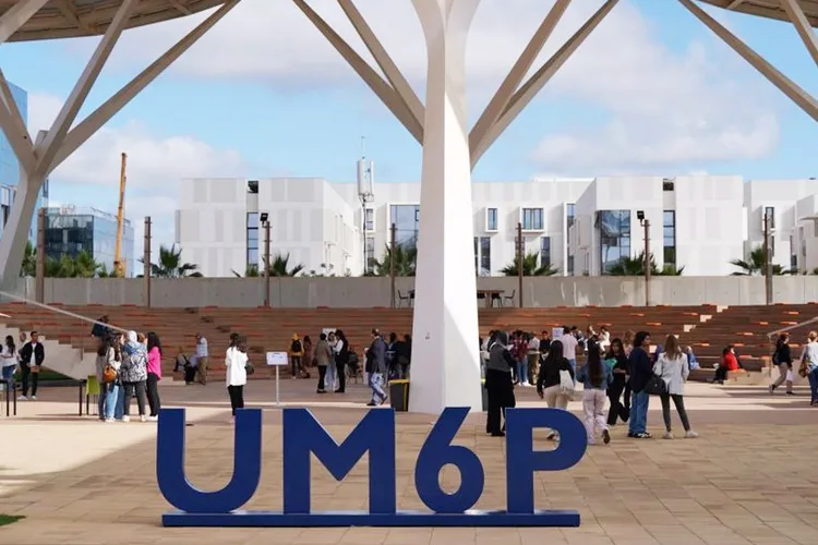 ابن جرير: المشاركون في أسبوع العلوم يبرزون الإسهامات القيمة للذكاء الاصطناعي في السياقات الراهنة