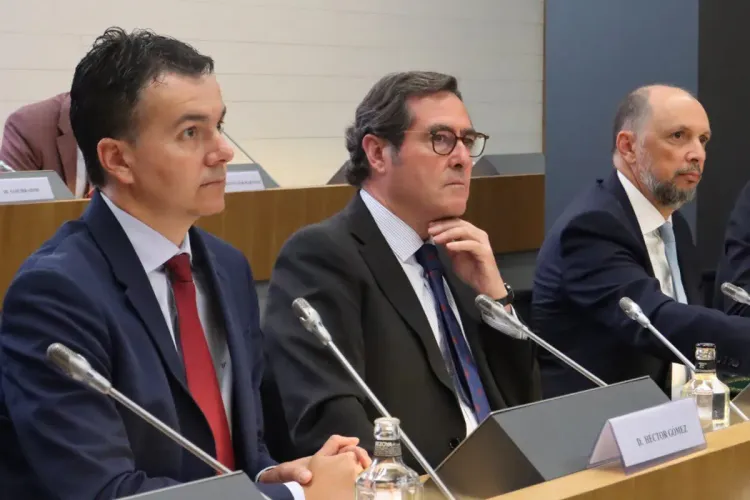 التعاون الاقتصادي محور مباحثات السيد الجزولي ووزير الصناعة والتجارة الاسباني