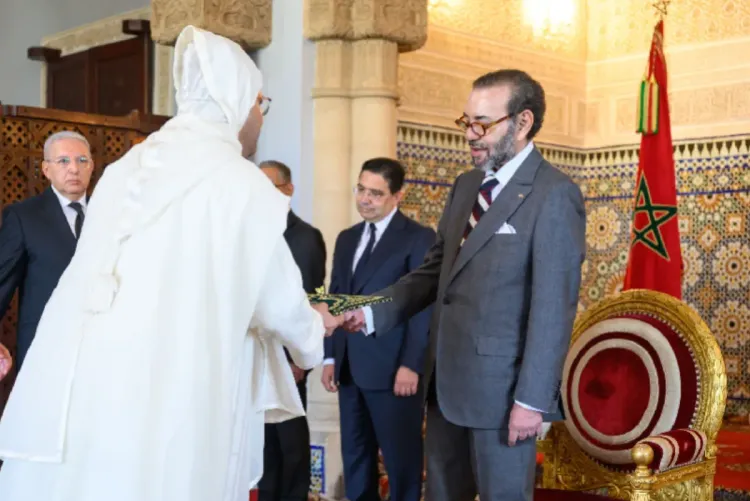 جلالة الملك يعين عددا من السفراء الجدد