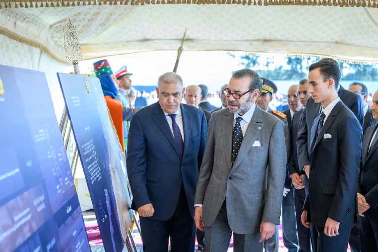 جلالة الملك يعطي انطلاقة إحداث منصة المخزون والاحتياطات الأولية لجهة الرباط- سلا- القنيطرة، تجسيد للنموذج المغربي في الصمود في مواجهة الكوارث