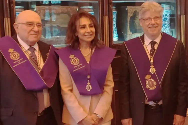 عالمة الأحياء المغربية جنان الزواقي تعين عضوا في الأكاديمية الملكية للصيدلة بكاتالونيا