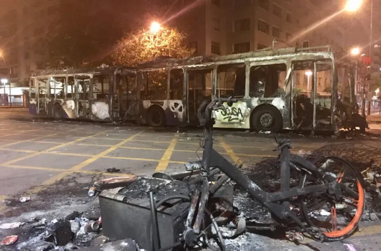 جنوب إفريقيا.. مصرع 42 شخصا في انقلاب حافلة متوجهة نحو زيمبابوي