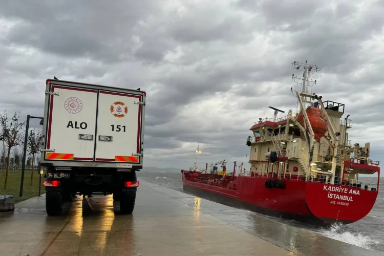 تركيا: جنوح ناقلة نفط محملة بـ 600 طن من الديزل جراء الرياح القوية بإسطنبول