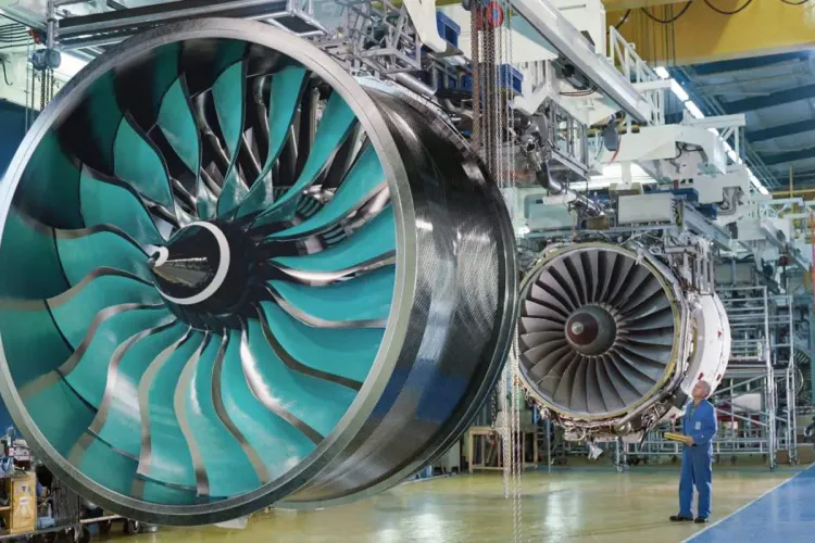 باحثون روس يطورون جهاز ليزر لإزالة الجليد من محركات الطائرات