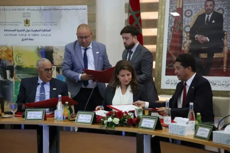 جهة الشرق: إتفاقية شراكة تروم تقليص فاتورة استهلاك الكهرباء