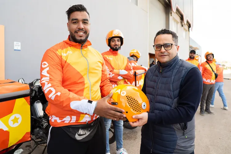 جوميا المغرب توزع مجانا خوذات الدراجات النارية عالية الجودة على متعهدي التوصيل العاملين معها