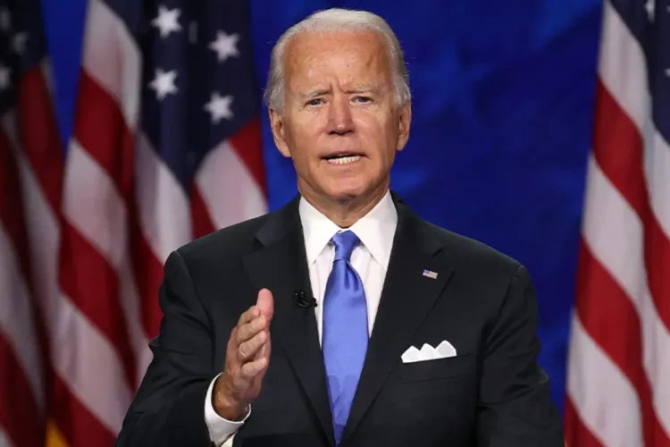 جو بايدن يزور كاليفورنيا لتفقد المناطق المنكوبة