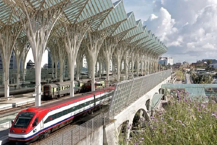 إضراب عمالي يشل حركة القطارات في البرتغال