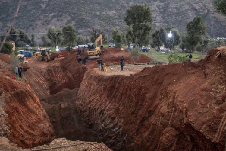 اللحظات الحاسمة .. آخر تطورات عملية إنقاذ الطفل ريان