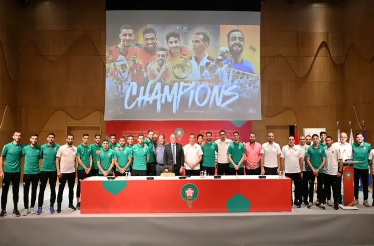 حفل استقبال على شرف المنتخب الوطني لكرة القدم داخل القاعة المتوج بكأس العرب