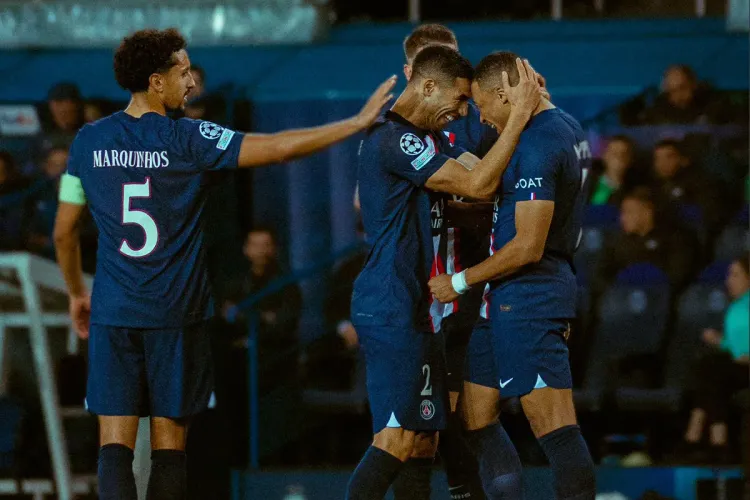 حكيمي ضمن التشكيلة المثالية للدوري الفرنسي