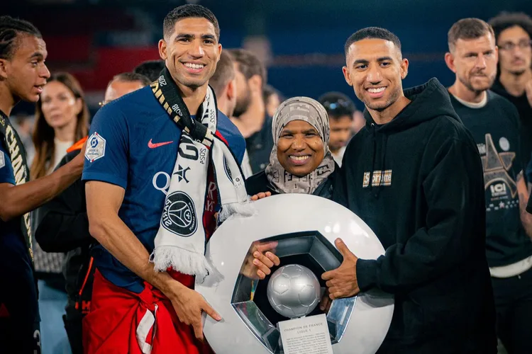 حكيمي ضمن التشكيلة المثالية للدوري الفرنسي